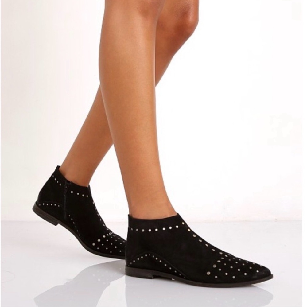 Free People Aquarian Pointy Toe Studded
Suede Ankle Booties Sz EU 38 US 7,5